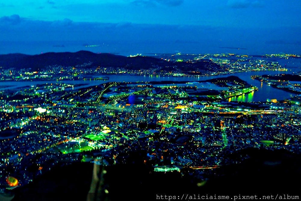 【福岡縣】皿倉山:搭乘透明景觀纜車,眺望新日本三大夜景、戀人 【福岡縣】皿倉山:搭乘透明景觀纜車,眺望新日本三大夜景、戀人