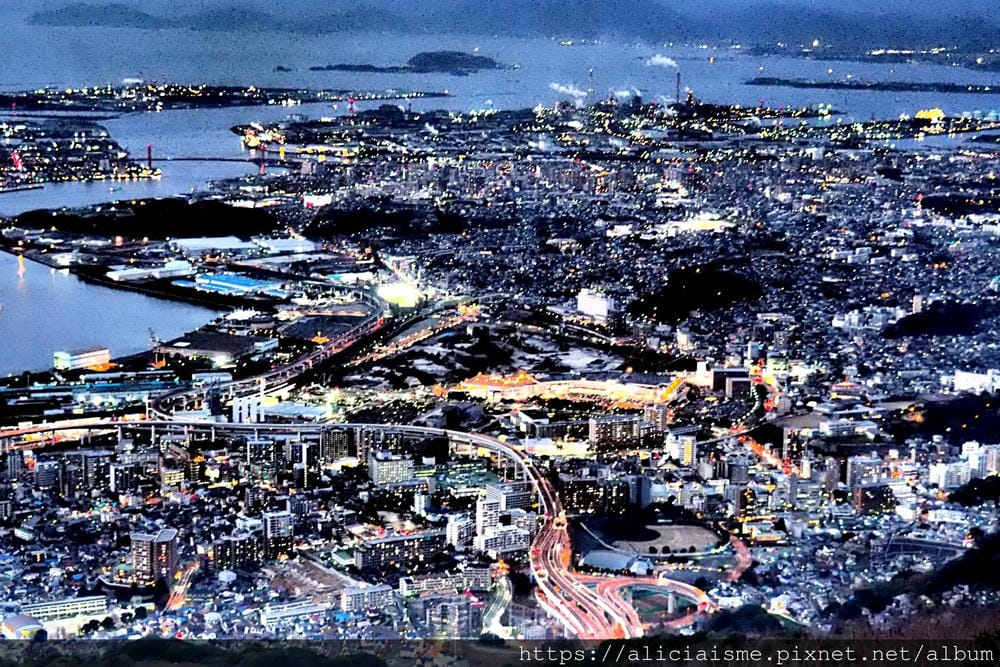 【福岡縣】皿倉山:搭乘透明景觀纜車,眺望新日本三大夜景、戀人 【福岡縣】皿倉山:搭乘透明景觀纜車,眺望新日本三大夜景、戀人