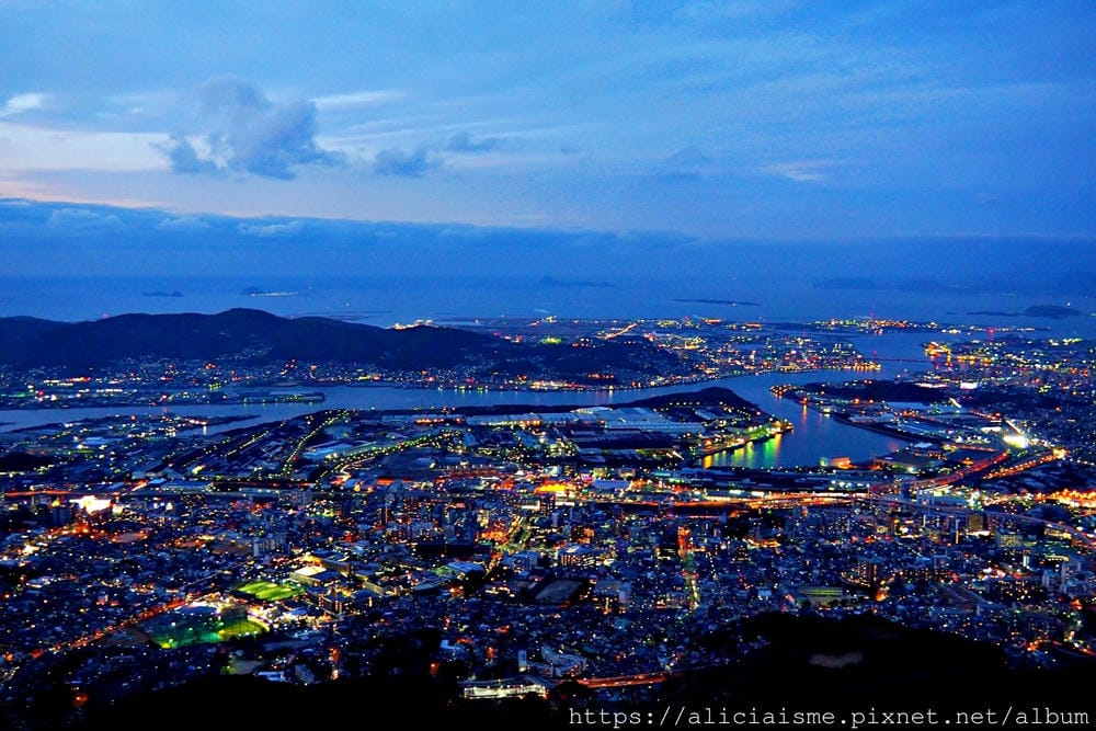 【福岡縣】皿倉山:搭乘透明景觀纜車,眺望新日本三大夜景、戀人 【福岡縣】皿倉山:搭乘透明景觀纜車,眺望新日本三大夜景、戀人