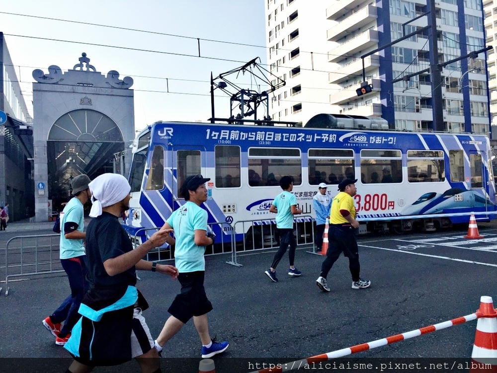 【岡山縣】2018岡山馬拉松:趣味路跑組之集合眾人加油聲,吃喝玩樂、看風景、拿大獎之感動、好玩的路跑分享