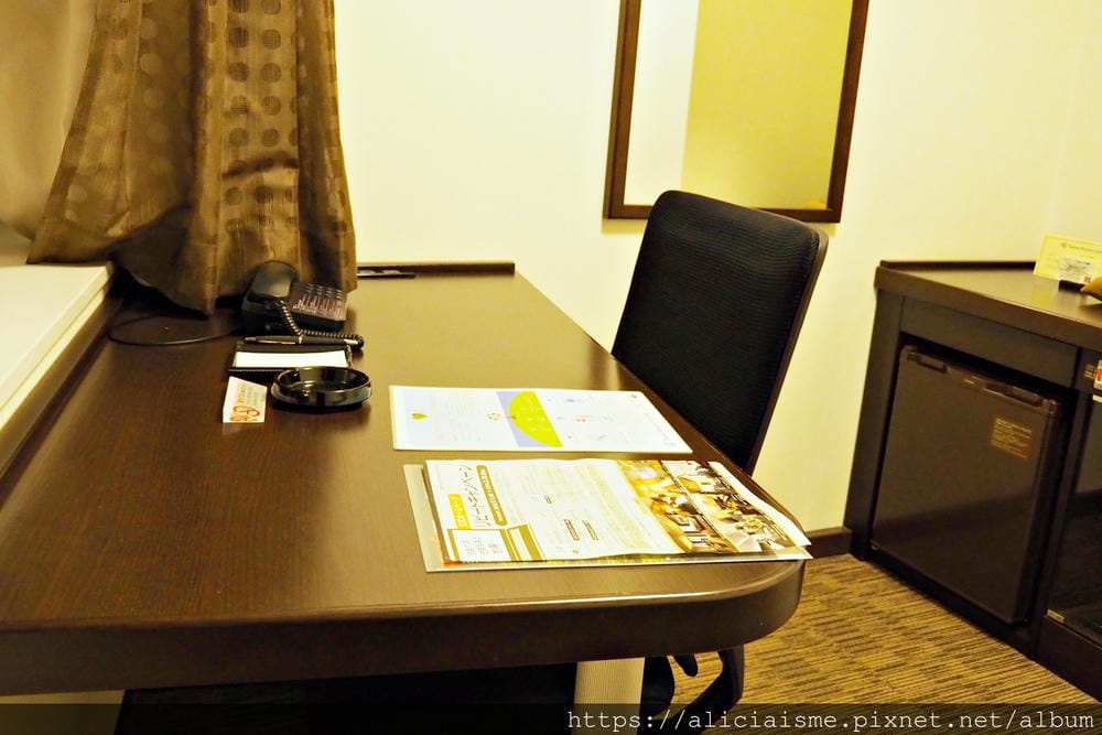 【岡山市住宿】DAIWA ROYNET HOTEL（大和ROYNET飯店岡山站前）：站前正前方，地下道直通，樓下為BIC CAMERA，超大房型、面對車站、鄰熱鬧商店街