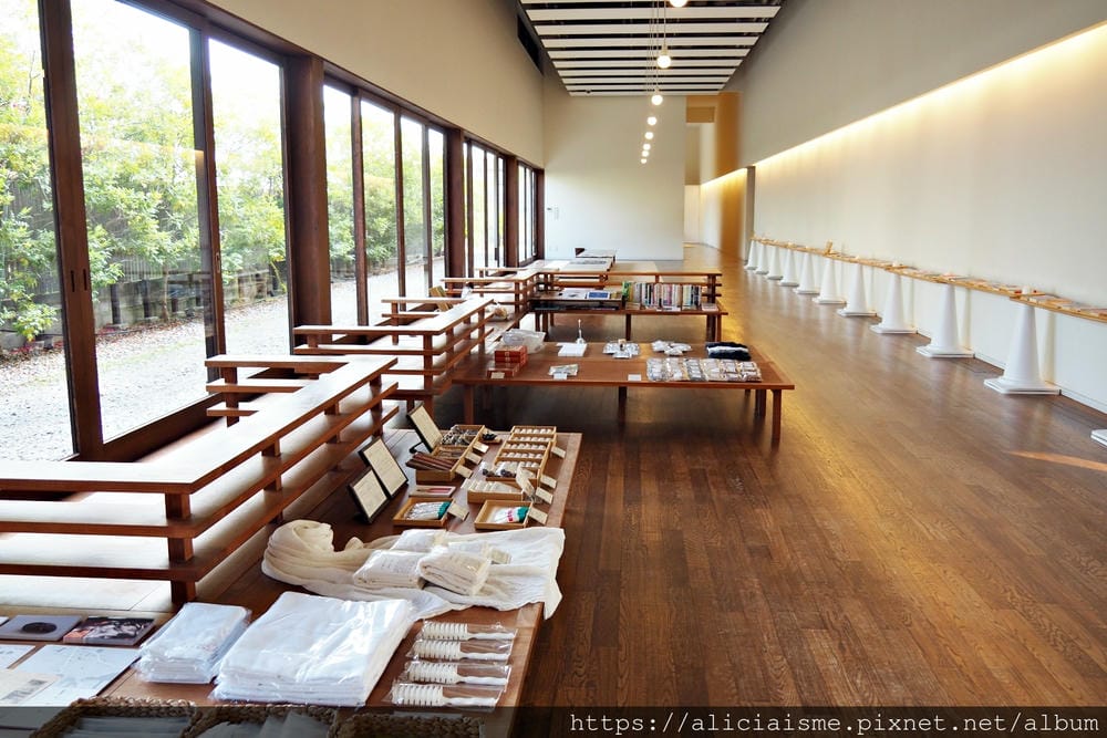 【香川縣】佛生山溫泉:如同在地人,一起生活旅行在有溫泉、住宿、咖啡館、書店及菜田的小鎮裡