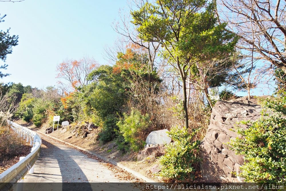 【香川縣】高屋神社:最接近藍天的白色「天空鳥居」,眺望絕美瀨戶內海及觀音寺市鄉間風情