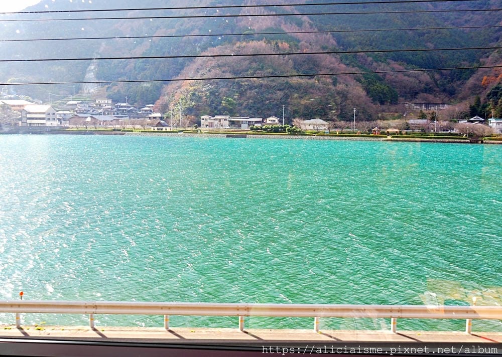 【愛媛縣】伊予灘物語觀光列車X下灘站（含最新訂票方式）：海色
