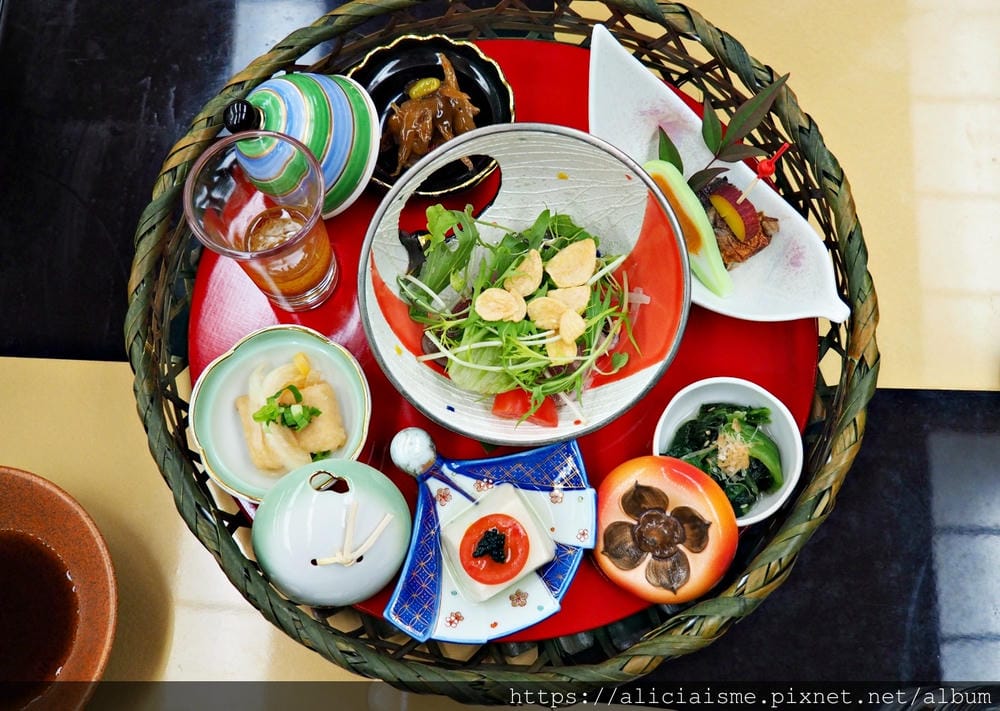 【大分縣】別府灣皇家度假飯店(Hotel & Resorts 別府灣):浸泡在玫瑰芬芳的溫泉,無敵視野別府灣看日出,還有3款萌到爆表的Hello Kitty房