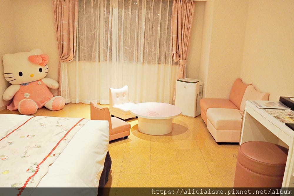 【大分縣】別府灣皇家度假飯店(Hotel & Resorts 別府灣):浸泡在玫瑰芬芳的溫泉,無敵視野別府灣看日出,還有3款萌到爆表的Hello Kitty房
