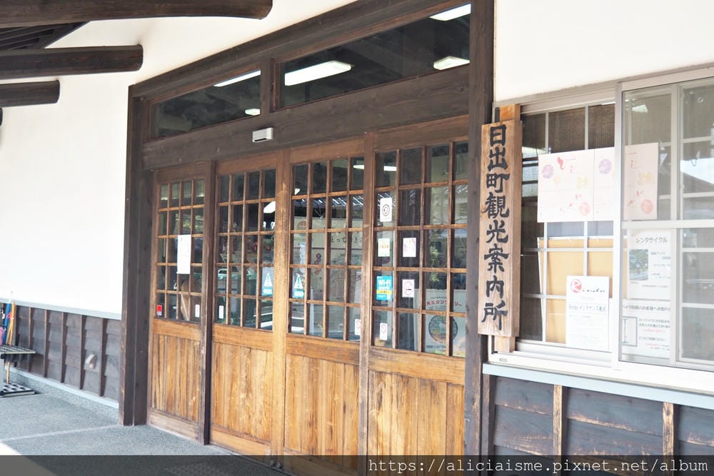 【大分縣 | 日出町】櫻花名所「日出城跡」X「的山莊」:來到Hello Kitty車站,正統和服體驗、漫步城下町、眺望別府灣,在氣派的豪邸庭園品嚐在地食材的懷石料理