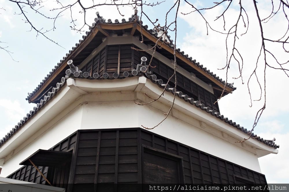 【大分縣 | 日出町】櫻花名所「日出城跡」X「的山莊」:來到Hello Kitty車站,正統和服體驗、漫步城下町、眺望別府灣,在氣派的豪邸庭園品嚐在地食材的懷石料理