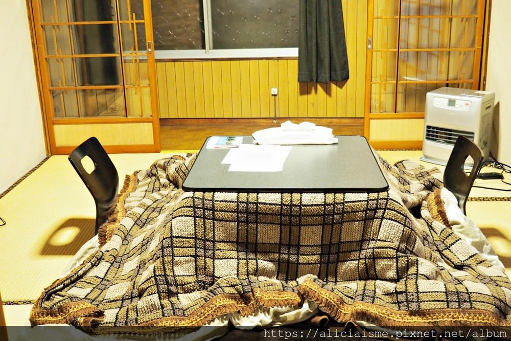 【大分縣 | 宇佐市】Naru. Guest House:70年老旅館改建的四種色彩主題宿,跟著高坂夫婦遊歷全世界
