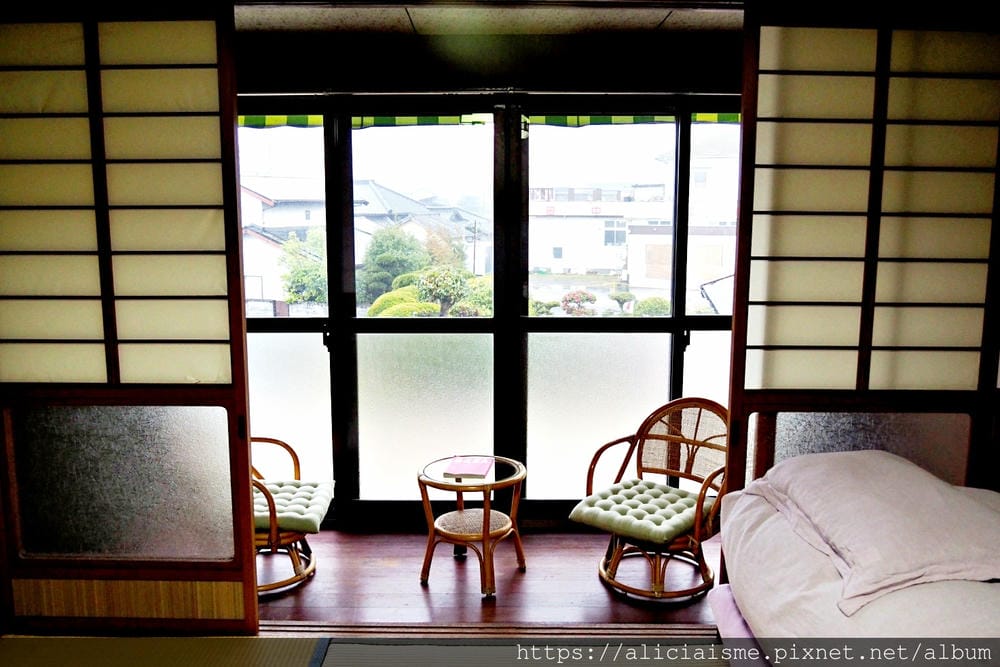 【大分縣 | 宇佐市】Naru. Guest House:70年老旅館改建的四種色彩主題宿,跟著高坂夫婦遊歷全世界