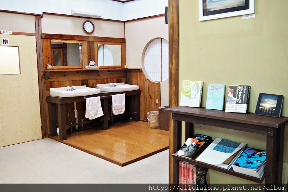 【大分縣 | 宇佐市】Naru. Guest House:70年老旅館改建的四種色彩主題宿,跟著高坂夫婦遊歷全世界