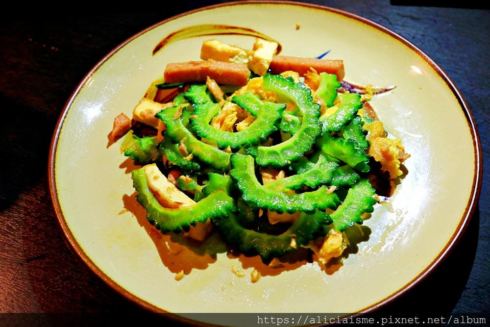 【沖繩美食保存版】抓到點菜秘訣，沖繩家庭料理、居酒屋道地美食大集合！