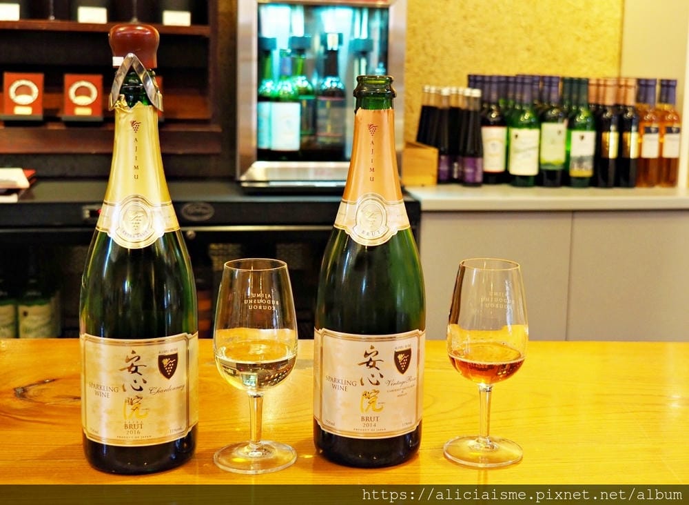 【大分縣 | 宇佐市】安心院葡萄酒工房:日本最美味的金賞白酒氣泡酒,瓶內二次發酵,還能坐擁四季風情葡萄園