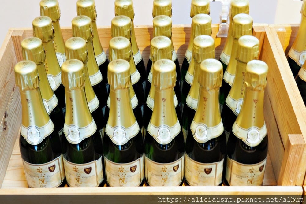 【大分縣 | 宇佐市】安心院葡萄酒工房:日本最美味的金賞白酒氣泡酒,瓶內二次發酵,還能坐擁四季風情葡萄園