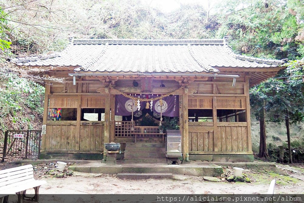 【大分縣 | 豊後高田】:規模NO1 熊野磨崖佛~登上魔鬼築成的石階,看千年珍稀微笑不動明王及大日如來
