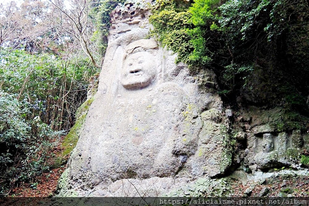 【大分縣 | 豊後高田】:規模NO1 熊野磨崖佛~登上魔鬼築成的石階,看千年珍稀微笑不動明王及大日如來
