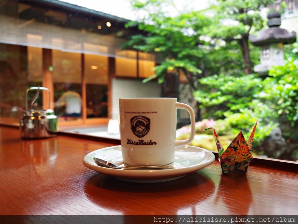 【京都市】Kissa Master Coffee:時尚潮店裡的禪風咖啡館@三條通