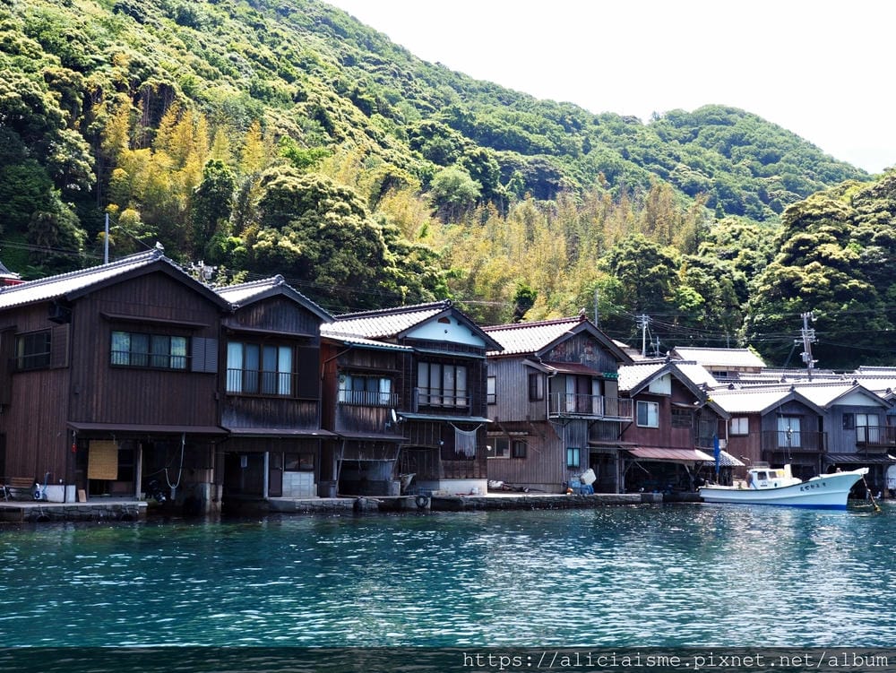 【京都府】伊根舟屋：在日本唯一的船屋聚落，駛進海的京都迷人畫作裡