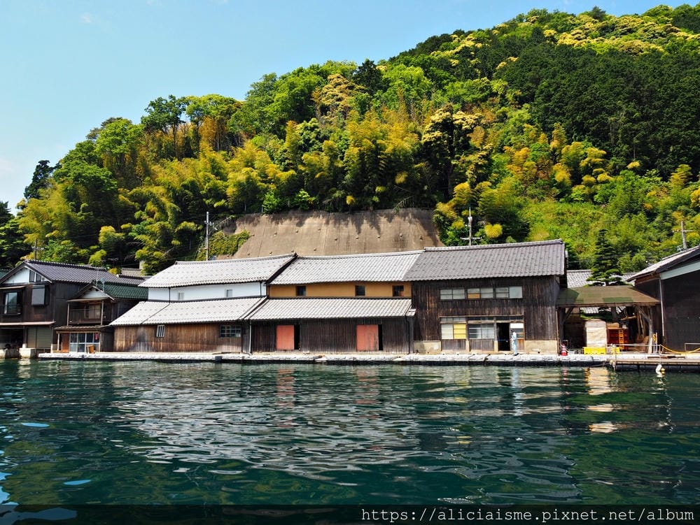 【京都府】伊根舟屋：在日本唯一的船屋聚落，駛進海的京都迷人畫作裡