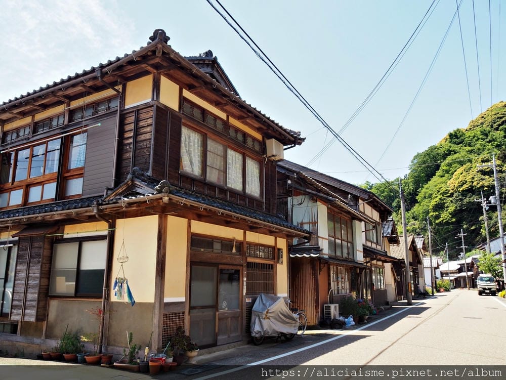 【京都府】伊根舟屋：在日本唯一的船屋聚落，駛進海的京都迷人畫作裡