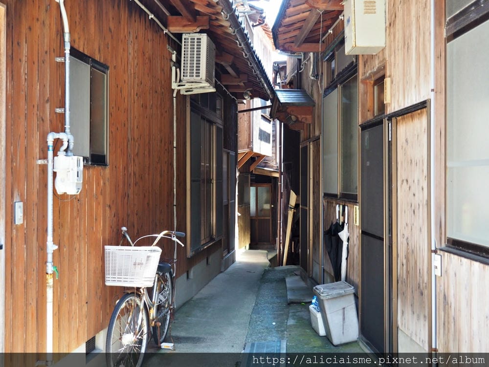 【京都府】伊根舟屋：在日本唯一的船屋聚落，駛進海的京都迷人畫作裡