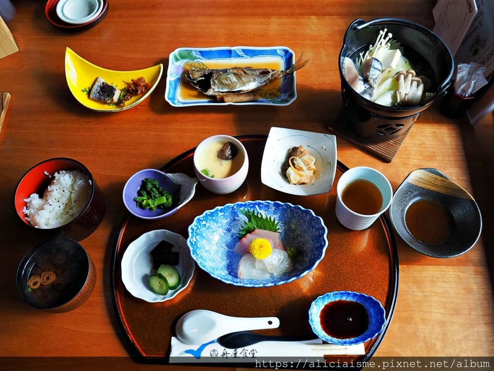 【京都府】伊根舟屋：在日本唯一的船屋聚落，駛進海的京都迷人畫作裡