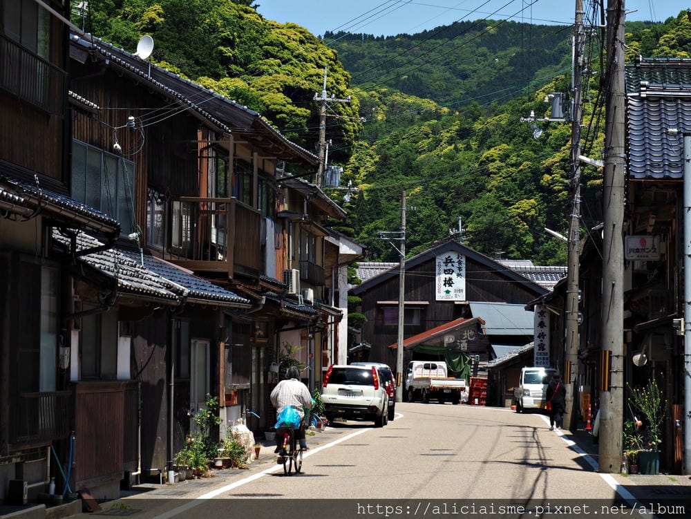 【京都府】伊根舟屋：在日本唯一的船屋聚落，駛進海的京都迷人畫作裡
