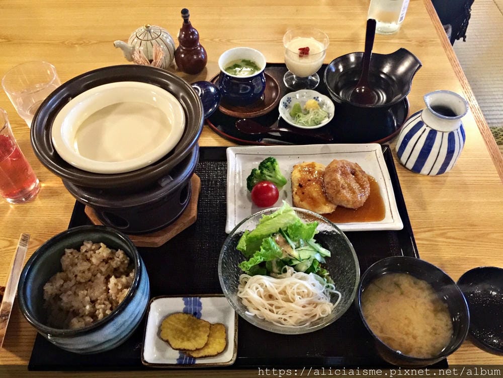【秋田縣】美鄉町「六鄉湧水群散策」，享用名水豆腐餐、喝古早味蘇打水，炎夏裡的真正透心涼