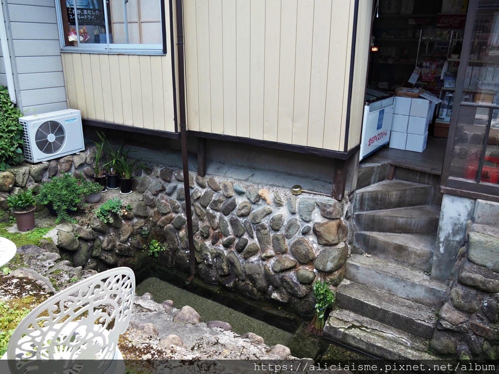 【秋田縣】美鄉町「六鄉湧水群散策」，享用名水豆腐餐、喝古早味蘇打水，炎夏裡的真正透心涼