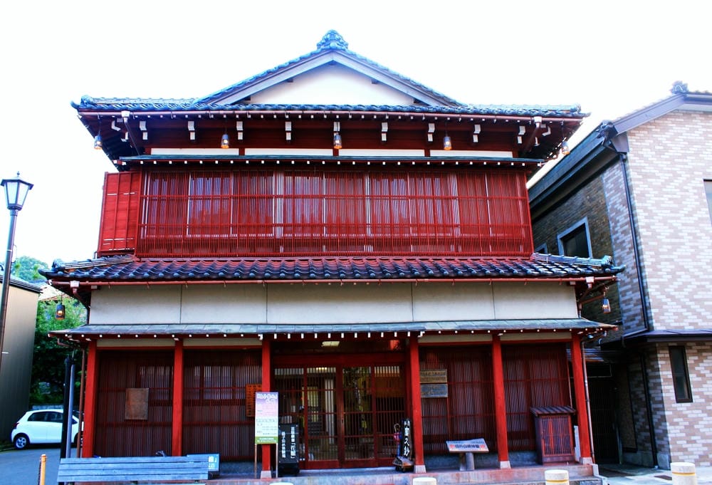 【石川縣 | 加賀溫泉】片山津溫泉：建築大師的新總湯，融入湖