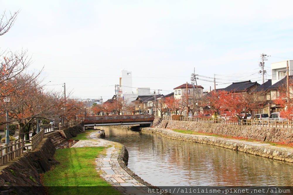 【富山縣】冰見市:一訪藤子不二雄Ⓐ的故鄉,冰見漁市場的日本海 【富山縣】冰見市:一訪藤子不二雄Ⓐ的故鄉,冰見漁市場的日本海