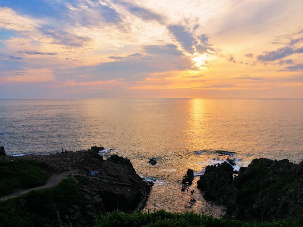 【福井縣】東尋坊、雄島、蘆原溫泉：世界3大岩柱奇觀等待夕色，