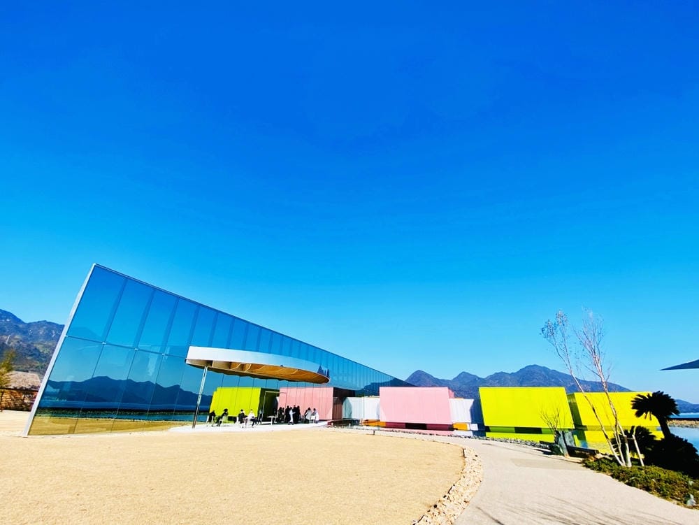 【廣島縣】坂茂*下瀨美術館:飄浮在瀨戶內海的彩色美術館,徜徉 【廣島縣】坂茂*下瀨美術館:飄浮在瀨戶內海的彩色美術館,徜徉
