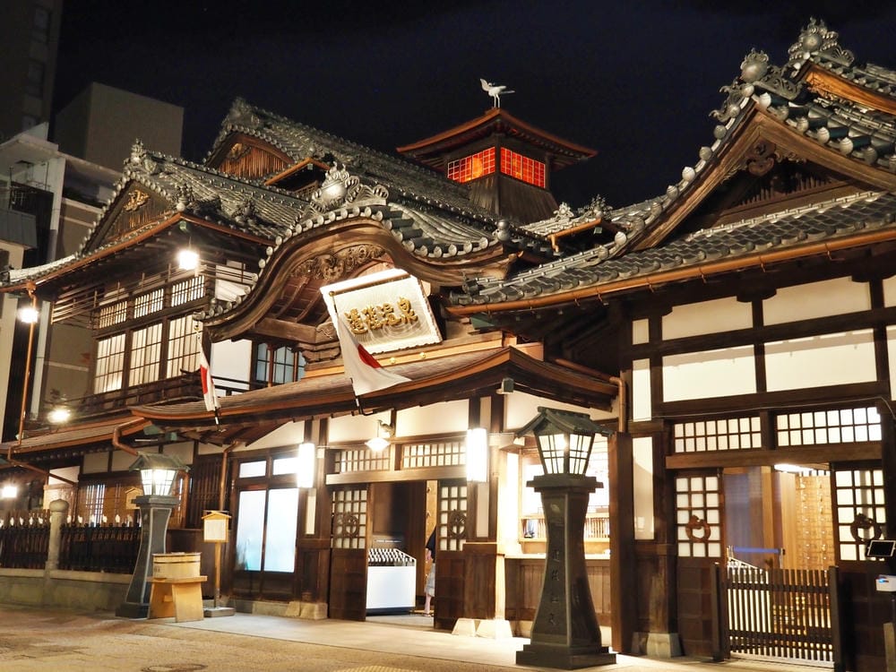 【愛媛縣|松山】2025道後溫泉全新體驗:少爺列車、商店街散 【愛媛縣|松山】2025道後溫泉全新體驗:少爺列車、商店街散