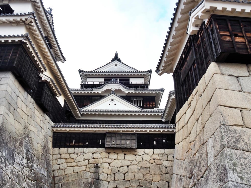 【愛媛縣】松山市2天1夜,搭乘路面電車,名城美景、建築美學、 【愛媛縣】松山市2天1夜,搭乘路面電車,名城美景、建築美學、