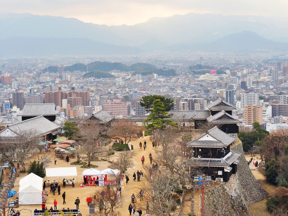 【愛媛縣】松山市2天1夜,搭乘路面電車,名城美景、建築美學、 【愛媛縣】松山市2天1夜,搭乘路面電車,名城美景、建築美學、