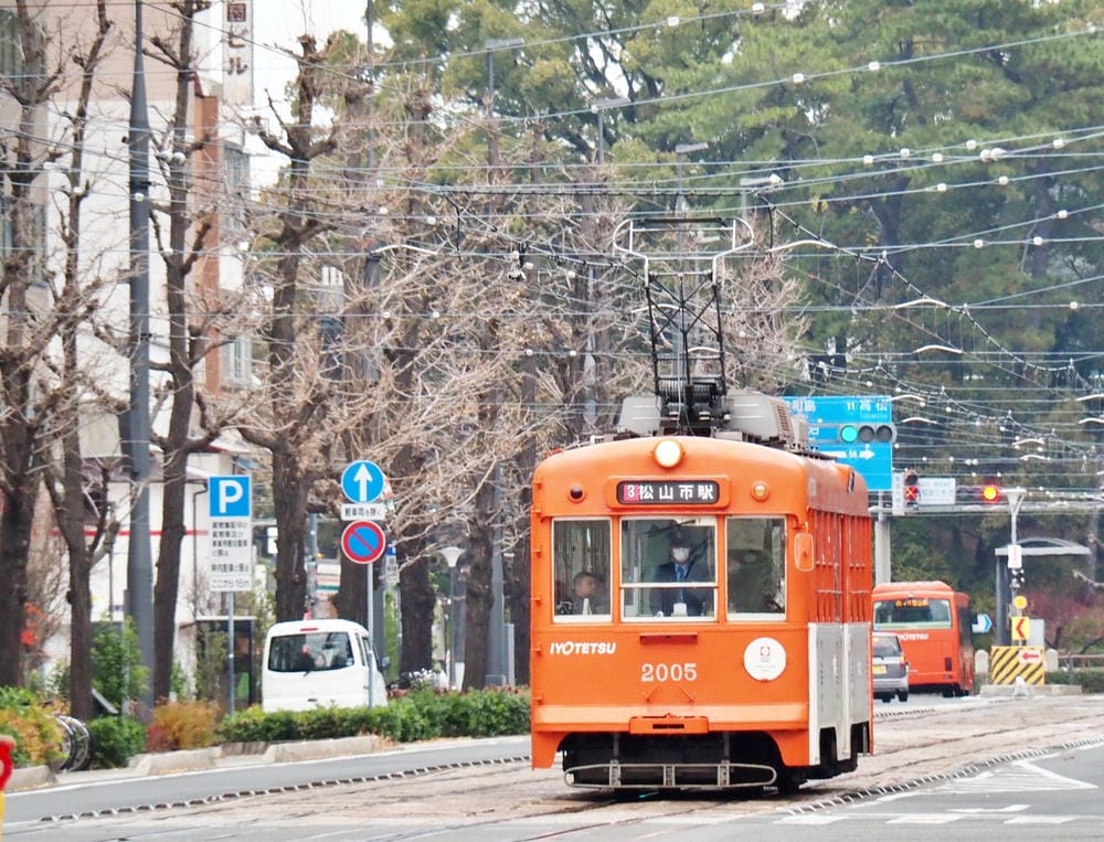 【愛媛縣】松山市2天1夜,搭乘路面電車,名城美景、建築美學、 【愛媛縣】松山市2天1夜,搭乘路面電車,名城美景、建築美學、
