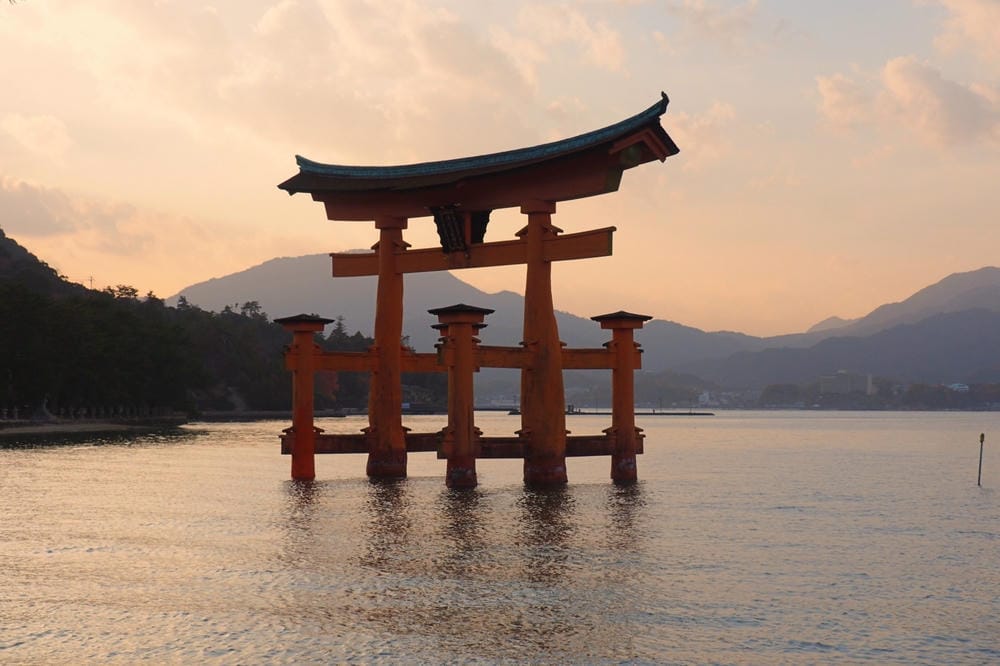 【廣島縣】宮島／嚴島神社：日本三大名景、世界遺產的神之島，來