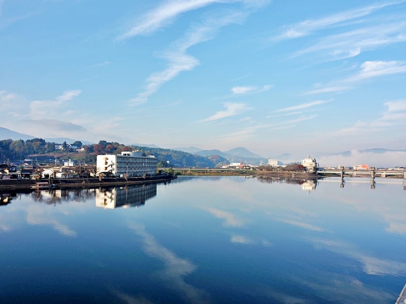 【大分縣｜日田溫泉住宿】小京都之湯 三隈飯店（みくまホテル）：開窗即風景，著浴衣屋形船，露天溫泉眺望小鎮風情