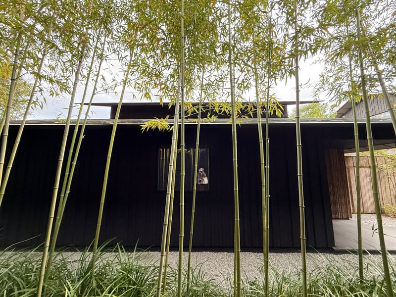 【大分縣|由布院】 COMICO ART MUSEUM YUFUIN: 隈研吾與奈良美智等藝術家們在大自然裡的美學對話 - 第7張圖 【大分縣|由布院】 COMICO ART MUSEUM YUFUIN: 隈研吾與奈良美智等藝術家們在大自然裡的美學對話