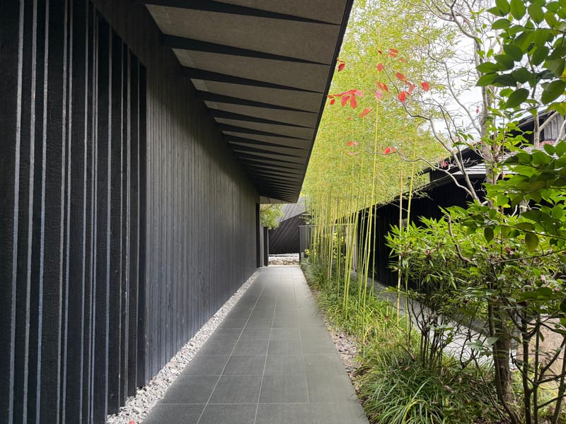 【大分縣|由布院】 COMICO ART MUSEUM YUFUIN: 隈研吾與奈良美智等藝術家們在大自然裡的美學對話 - 第4張圖 【大分縣|由布院】 COMICO ART MUSEUM YUFUIN: 隈研吾與奈良美智等藝術家們在大自然裡的美學對話