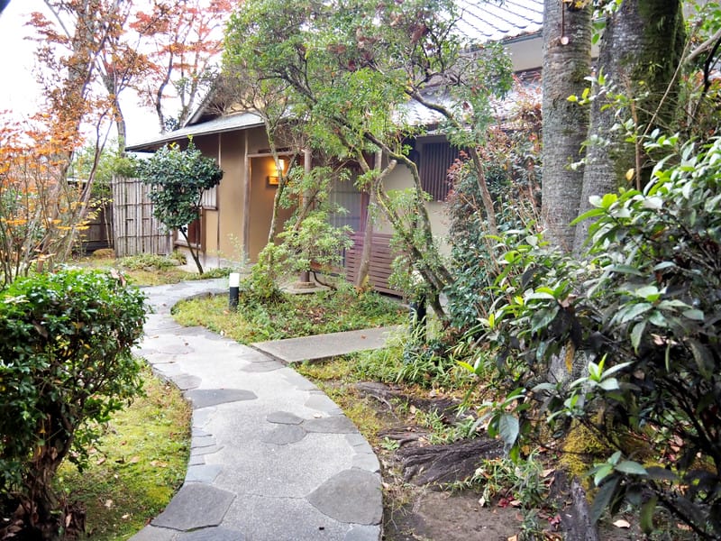 【大分縣|由布院住宿】山莊無量塔:御三家名不虛傳,古民宅裡,以時光為蘊藏,日式待客之道是精華,還有那美味到連整鍋飯都想吃完 - 第13張圖 【大分縣|由布院住宿】山莊無量塔:御三家名不虛傳,古民宅裡,以時光為蘊藏,日式待客之道是精華,還有那美味到連整鍋飯都想吃完