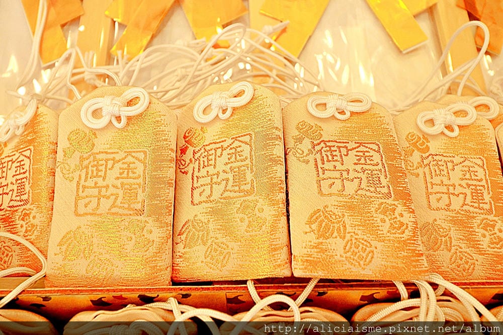 【京都】御金神社：金光閃閃，求財拜金一路發，金色鳥居、可愛口金包、隨身必帶金運招福卡御守